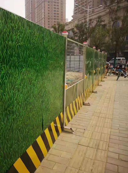 小草圍擋安裝現(xiàn)場(chǎng)效果圖